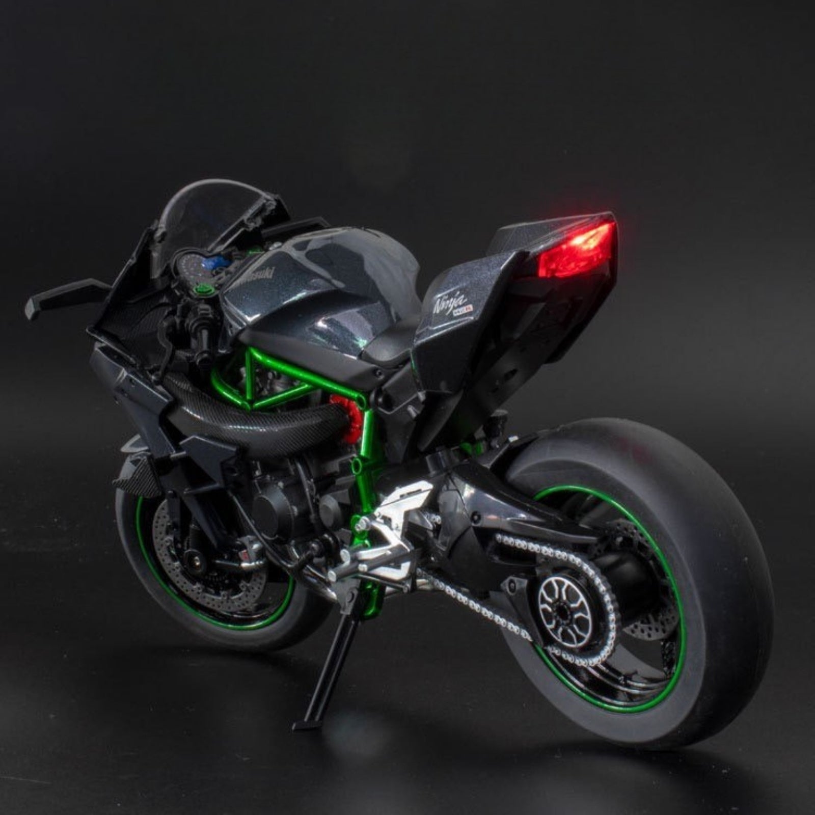 Modèle de Kawasaki Ninja H2R à échelle 1: 9 - avec suspension et roues roulantes gratuites