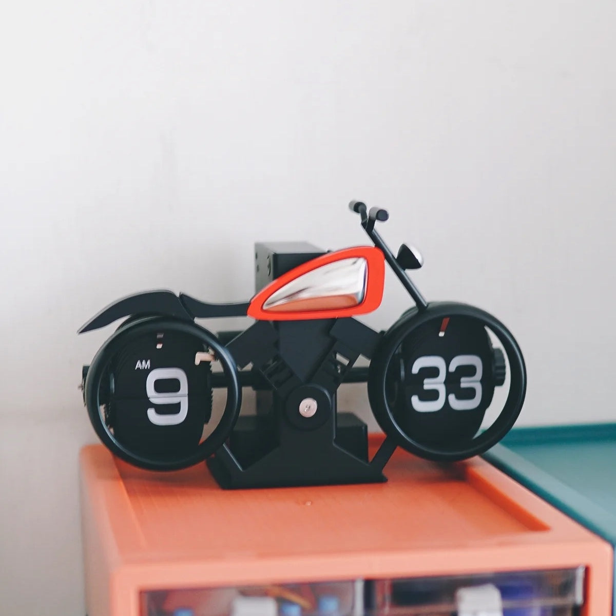 Motorcycle Flip Clock - Horloge de bureau rétro pour les cyclistes et les collectionneurs